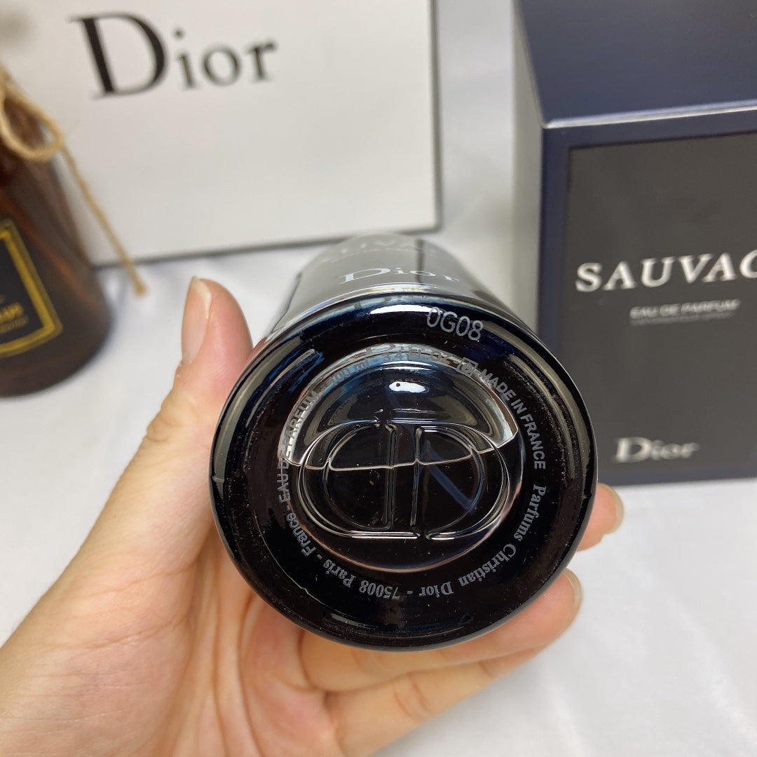 Dior Sauvage Eau De Parfum Spray 100ml *DKY C