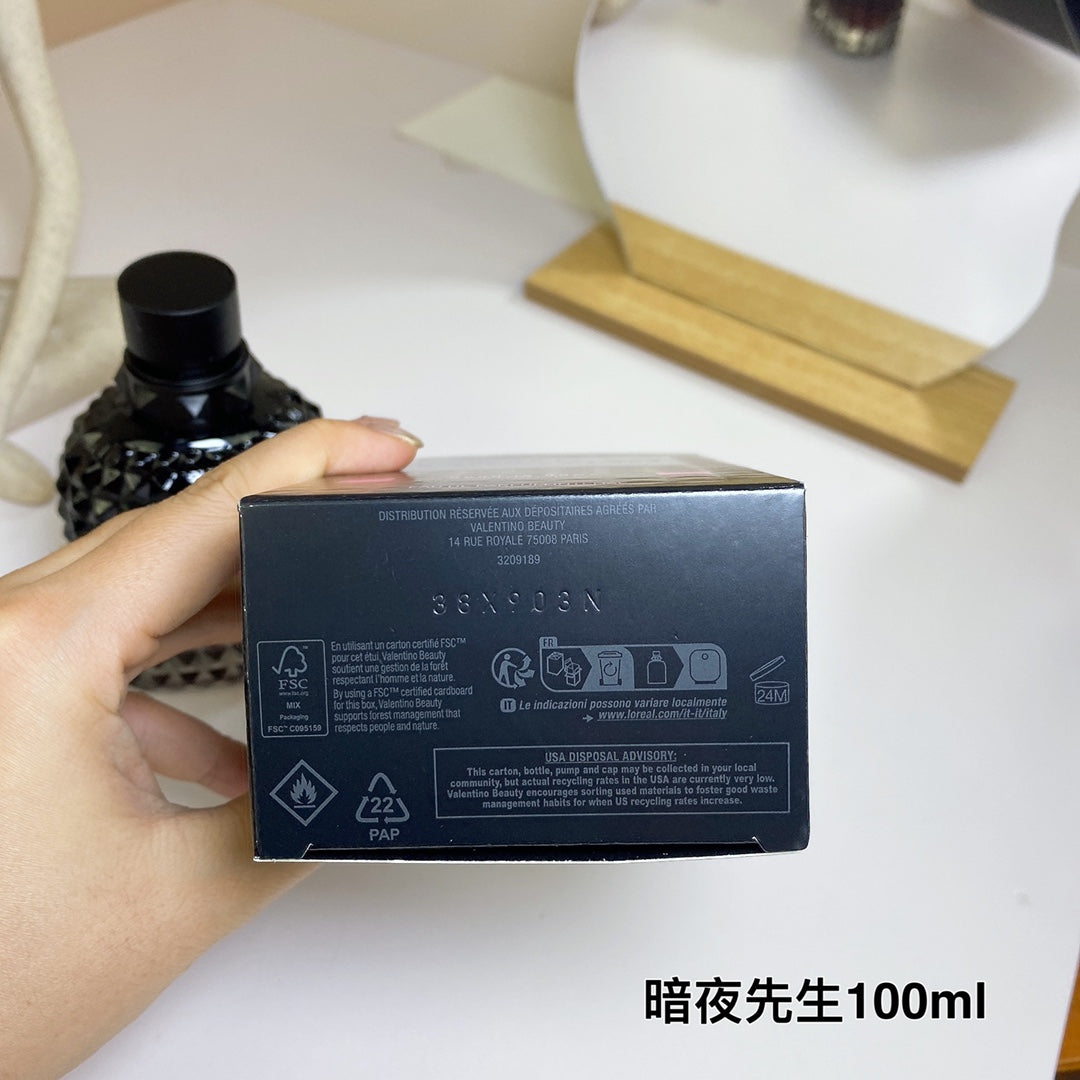 Valentino *HTN J    Born in Roma 100ml